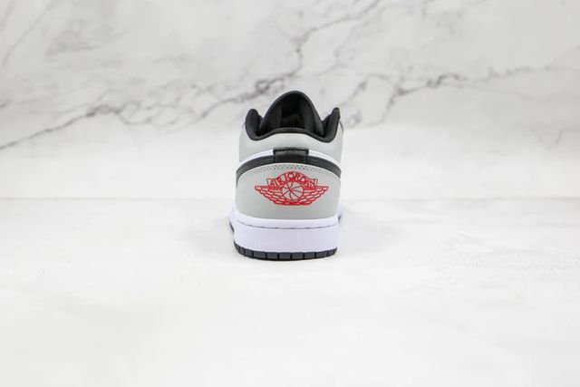 AIR JORDAN 1 LOW GREY/WHITE (IMPORTADOS)